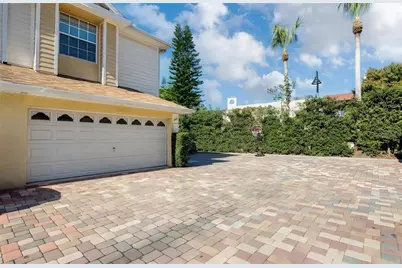 2982 Estancia Place, Clearwater, FL 33761 - Photo 2