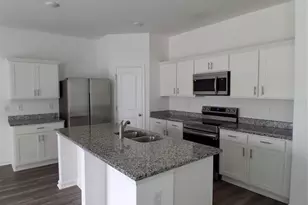 35529 Shade Fern Ln, Zephyrhills, FL 33541 - Photo 6