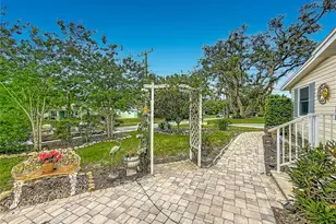 2045 Broadway, Clearwater, FL 33755 - Photo 2