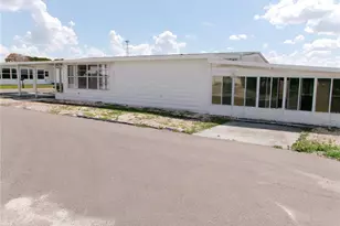 35055 Dale Ave, Zephyrhills, FL 33541 - Photo 2