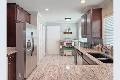 8521 Misty River Court, Tampa, FL 33637 - Photo 14