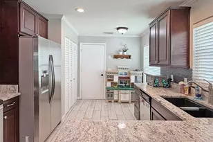 8521 Misty River Ct, Tampa, FL 33637 - Photo 14