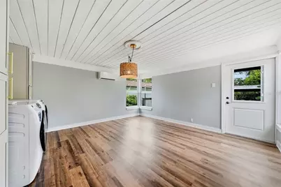 4730 Burlington Avenue N, Saint Petersburg, FL 33713 - Photo 8