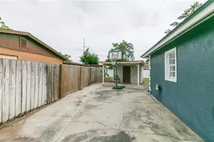 7412 Kingston Dr, Tampa, FL 33619 - Photo 38
