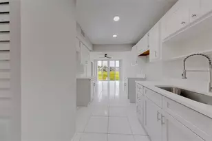 4715 Bay St NE, Saint Petersburg, FL 33703 - Photo 10