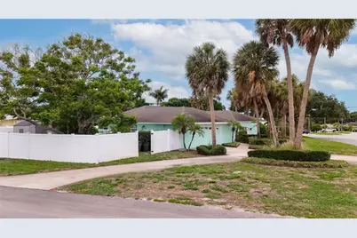 301 Palm Drive, Largo, FL 33770 - Photo 2