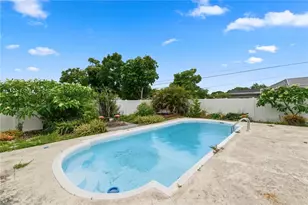 13817 Dominica Dr, Seminole, FL 33776 - Photo 16