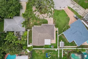 9725 48th Pl N, Saint Petersburg, FL 33708 - Photo 50