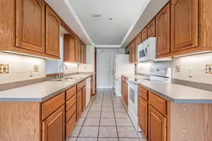 6536 Northlake Dr, Zephyrhills, FL 33542 - Photo 14