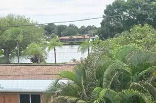 9815 47th Ave N, Saint Petersburg, FL 33708 - Photo 2