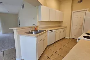 10368 Lansfield St, Spring Hill, FL 34608 - Photo 10