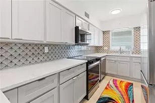 250 Rosery Rd NW, Largo, FL 33770 - Photo 10