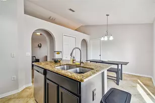 30626 Birdhouse Dr, Wesley Chapel, FL 33545 - Photo 12