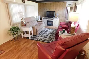 5315 Antigua Dr, Zephyrhills, FL 33541 - Photo 22