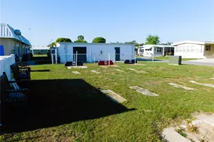 5315 Antigua Dr, Zephyrhills, FL 33541 - Photo 42