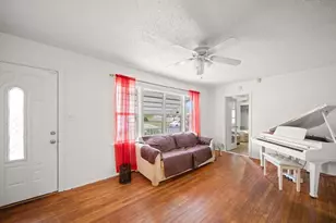 1730 50th St N, Saint Petersburg, FL 33710 - Photo 8