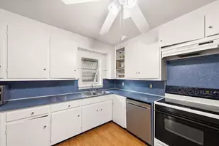 1730 50th St N, Saint Petersburg, FL 33710 - Photo 4