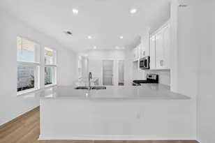 5032 Cyan Loop, Apollo Beach, FL 33572 - Photo 2