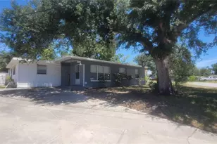 8702 Beverly Dr, Tampa, FL 33617 - Photo 4