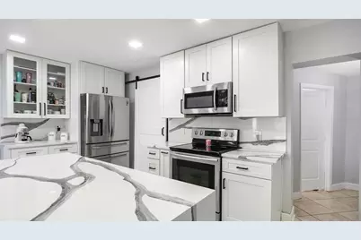 6424 Yorkshire Rd, Tampa, FL 33634 - Photo 10