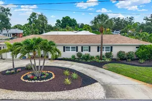 1308 Marion Dr S, Saint Petersburg, FL 33707 - Photo 30