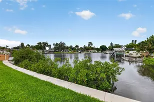 4800 Venetian Blvd NE, Saint Petersburg, FL 33703 - Photo 6