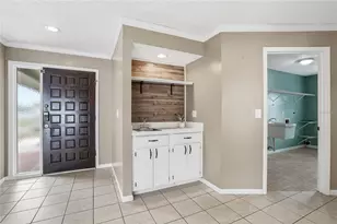 1012 Redbud Cir, Plant City, FL 33563 - Photo 8