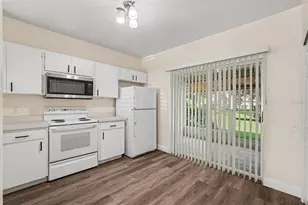 12369 Berkeley Square Dr, Tampa, FL 33626 - Photo 8