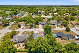 7447 Dundee Way, Weeki Wachee, FL 34613 - Photo 34