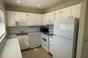 101 Cambridge Trail, Sun City Center, FL 33573 - Photo 6
