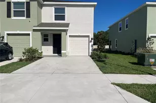 11127 Crescent Deer Dr, Land O Lakes, FL 34638 - Photo 2