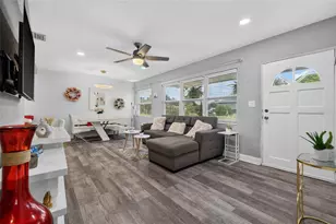 3164 52nd Way N, Saint Petersburg, FL 33710 - Photo 2