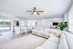 12125 6th St E, Treasure Island, FL 33706 - Photo 6