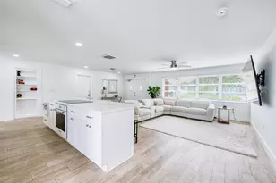 12125 6th St E, Treasure Island, FL 33706 - Photo 10