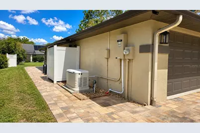 6441 Silver Oaks Drive, Zephyrhills, FL 33542 - Photo 32
