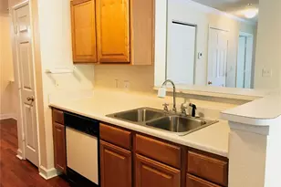 18557 Bridle Club Dr, Tampa, FL 33647 - Photo 8