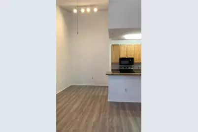10205 Courtney Palms Boulevard #303, Tampa, FL 33619 - Photo 10