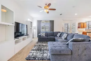 8219 Canterbury Lake Blvd, Tampa, FL 33619 - Photo 10