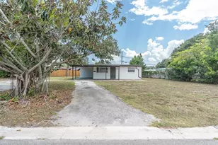450 Davison Ave NE, Saint Petersburg, FL 33703 - Photo 4