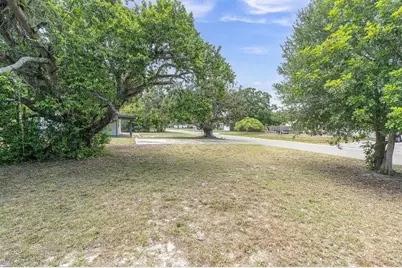 450 Davison Avenue NE, Saint Petersburg, FL 33703 - Photo 24
