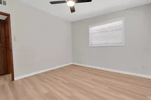 450 Davison Ave NE, Saint Petersburg, FL 33703 - Photo 20