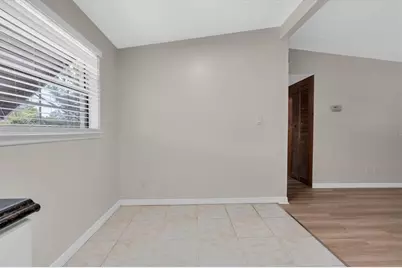 450 Davison Avenue NE, Saint Petersburg, FL 33703 - Photo 12