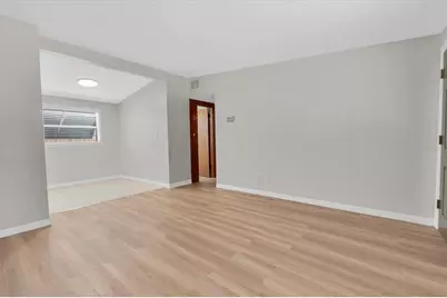 450 Davison Avenue NE, Saint Petersburg, FL 33703 - Photo 18