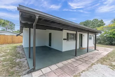 450 Davison Avenue NE, Saint Petersburg, FL 33703 - Photo 2
