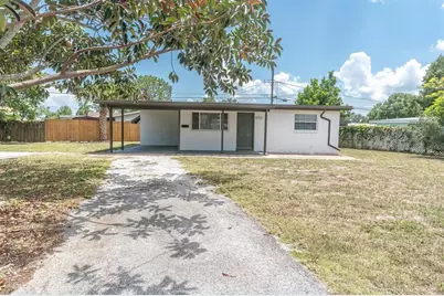 450 Davison Avenue NE, Saint Petersburg, FL 33703 - Photo 1