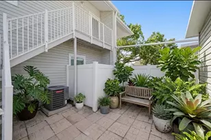 8350 Savannah Trace Cir, Tampa, FL 33615 - Photo 16