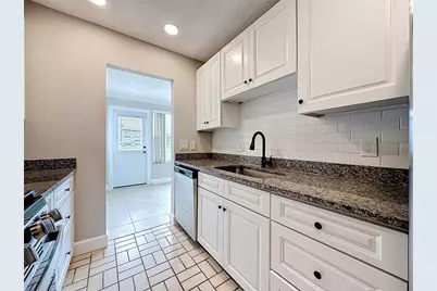 6025 Shore Boulevard S #106, Gulfport, FL 33707 - Photo 14