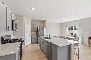 12950 Pasture Woods Pl, Lithia, FL 33547 - Photo 10