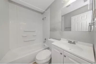 282 NE 40th Avenue NE, Saint Petersburg, FL 33703 - Photo 12