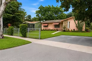 3121 N 72nd Way, Hollywood, FL 33024 - Photo 4